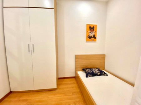 Siêu phẩm chùa Láng 38m, gần hồ, oto đỗ cổng,full nội thất, nở hậu, giá bán nhỉnh 3 tỷ