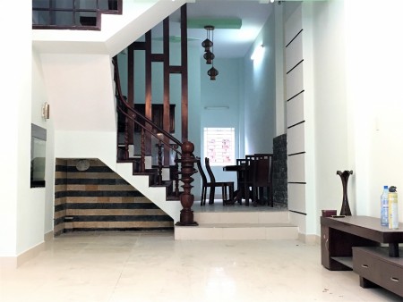 Bán nhà nguyên căn diện tích 4mx16m, giá chỉ 6.8 tỷ, đường Dương Quảng Hàm, Gò Vấp