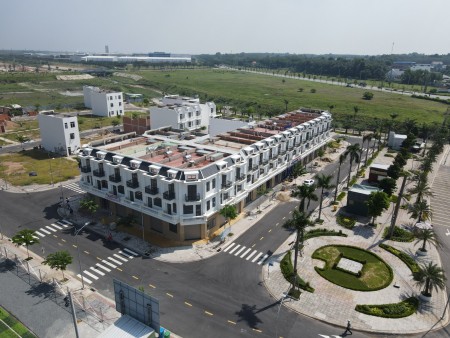 Do có nhiều chuyện trong gia đình vợ chồng tôi bán căn nhà ở Phú Chánh Tân Uyên Bình Dương dt 113m2