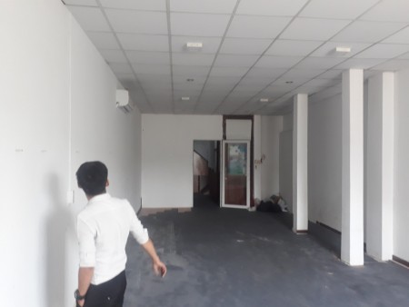 Cho thuê VP gần sân bay mặt tiền 18 Cộng Hòa Quận Tân Bình 2 mặt tiền ưu đãi hấp dẫn