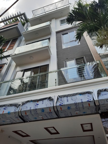 Chính chủ bán nhà phố Tân Mai Hoàng Mai, dt 48m2, mới 5,3 tỷ, kinh doanh sầm uất, ô tô đỗ cửa