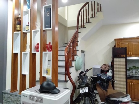 Bán nhà nguyên căn Ngô Quyền Quận Hà Đông, diện tích 30m2, giá bán 1,85 tỷ, lh 0367889376