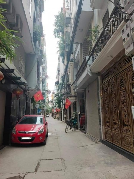 Bán nhà đường Kim Mã, Quận Ba Đình, dtsd 60m2 đúc 6 tầng, ô tô, giá cực sốc, sổ sẵn