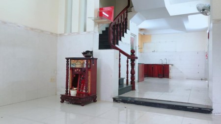 Bán nhà hẻm xe hơi Nguyễn Sơn, Quận Tân Phú dtsd 50m2, 3 tầng, nở hậu chỉ 3 tỷ 8