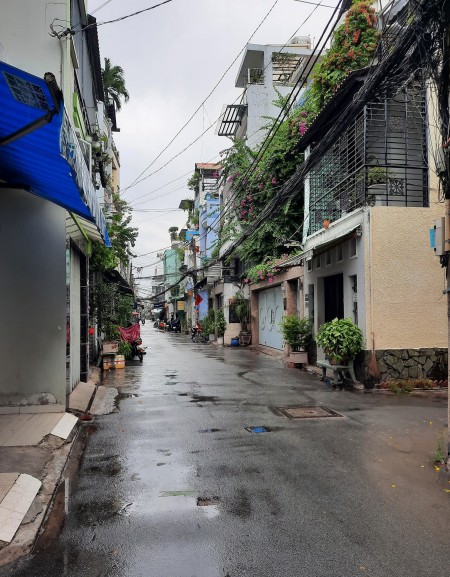 Bán nhà Lý Thường Kiệt, 17m2, hẻm xe hơi, giáp Q10 chỉ 2 tỷ 1