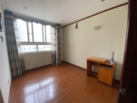 Cho thuê CHCC Vinaconex 1 Khuất Duy Tiến 120m2, 3PN đồ cơ bản, giá 12tr ở or làm VP đều được