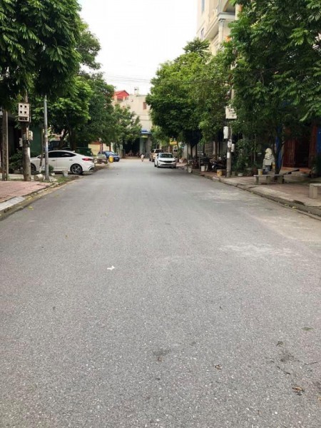Em cần bán lô đất đồng quán khả lễ , gần vườn hoa. sau TOYOTA liên hệ 0974403993