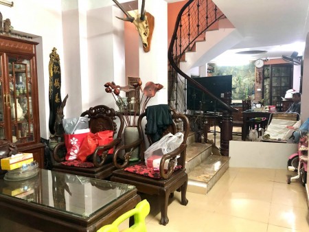 Bán Nhà Phúc Xá diện tích sử dụng 65m2, đúc 5 Tầng, ô tô đỗ cửa kinh doanh sầm uất
