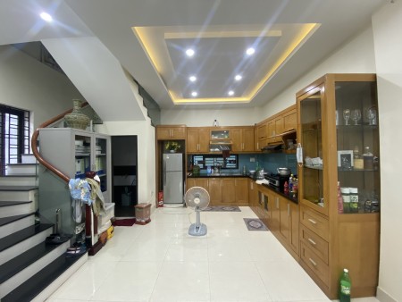 Bán nhà nguyên căn 3 tầng đúc 3 mặt tại tái định cư Diểm 3 Đằng Hải, Hải An dtsd 51.5m2
