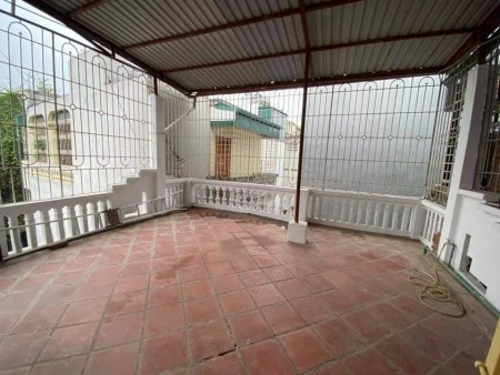 Bán nhà giá rẻ bất ngờ không có căn thứ 2, phố Định Công dt 43m2, mt 13m, đúc 3 tầng, giá 2.9 tỷ
