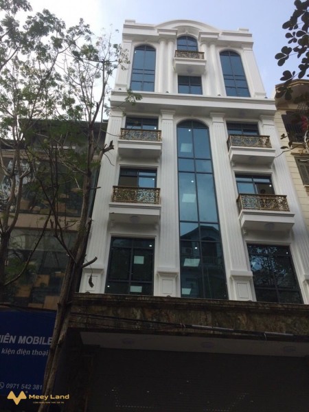 Bán gấp toà văn phòng mặt phố Thái Hà diện tích 72m2, mặt tiền 4.5m, giá bán 46 tỷ, lhcc