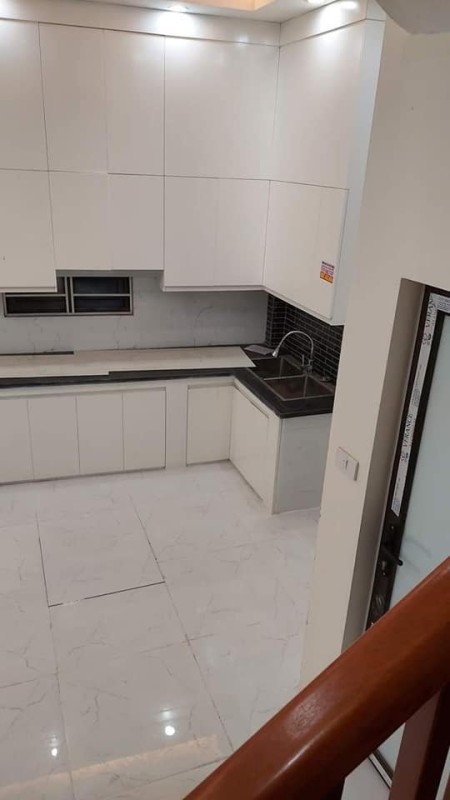 Bán nhà siêu phẩm, nhà mặt ngõ, kinh doanh, ô tô đỗ cửa Yên Xá, diện tích 40m2, giá 3.7 tỷ.