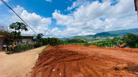 Diện tích 480m2 đất, view toàn thị trấn Nam Ban, giá chỉ 550 triệu liên hệ 0935434534 giá tốt