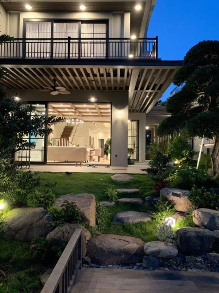 Biệt thự sang trọng sân vườn bể bơi diện tích 400m2 3 mặt thoáng nội thất xịn thương lượng