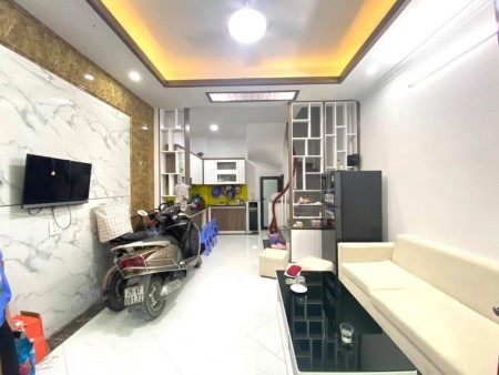 Bán gấp nhà đẹp Thạch Bàn Tặng nội thất diện tích 35m2, mt 4m, 5 tầng, giá bán 2.5 tỷ
