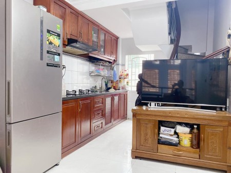 Nhà 4.75 tỷ, Phú Nhuận, đường Cô Giang, vừa ở vừa kinh doanh tốt. 4 tầng lầu - 20.7m2