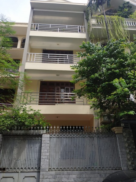 Bán nhà hiếm ngõ Đặng Thuỳ Trâm Quận Cầu Giấy, dt 40m2, 4 tầng, mt 4m, giá 6.6 tỷ, lh 0975513371