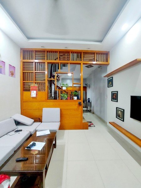 Bán gấp nhà đẹp tại Đinh Thôn 45m, 5 tầng 20m ra mặt đường giá 4,29 tỷ. 0975626023