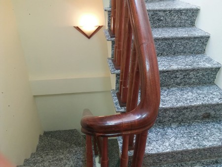 Bán nhà Khâm Thiên diện tích 29m2 giá bán 2.35 tỷ. Ngõ thông, ba gác. Xách mông vào ở luôn