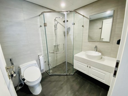 Cho thuê căn hộ 2PN full đồ tòa R3 Sunshine Riverside Tây Hồ giá thương lượng.LH 0966286718