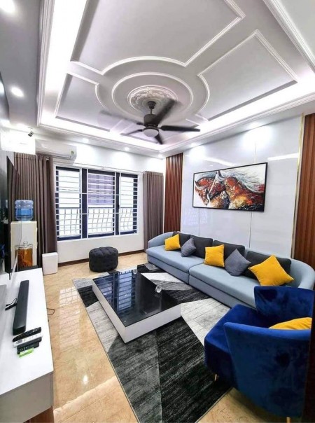 Nhà đẹp Tây Hồ diện tích sử dụng 38m2 đúc kiên cố 6 tầng 5m ra ô tô giá bán nhỉnh 4 tỷ