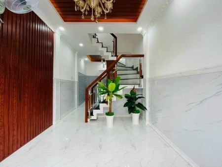 Bán nhà mới xây mặt tiền Quận Tân Phú giá rẻ chỉ 4.7 tỷ, pháp lý sạch đẹp, công chứng ngay trong ngày
