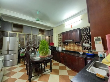Bán nhà Cổ Điển A, ô tô đỗ cửa, diện tích sử dụng 38m2, giá bán 2,5 tỷ, sổ đỏ sẵn sàng giao dịch