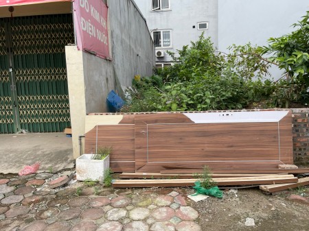 Bán mảnh đất tái định cư Long Biên, diện tích 30m2, kinh doanh được, vị trí cực đẹp.