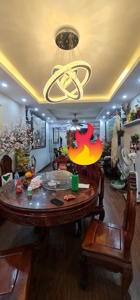 Bán nhà Phùng Chí Kiên nhà phân lô thang máy nội thất đầu tư đắt đỏ có Gara ô tô