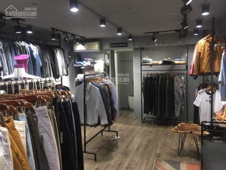 Gia đình cần bán nhà mặt phố Chùa Bộc, 51m2, giá 25 tỷ, có thương lượng. Sổ đỏ đẹp, vuông vắn