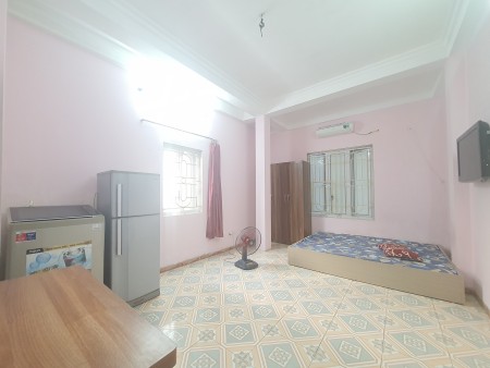 Bán nhà phố Hào Nam, ô tô đỗ cửa, diện tích sử dụng 32m2 đúc 5 tầng, giá bán 3.65 tỷ