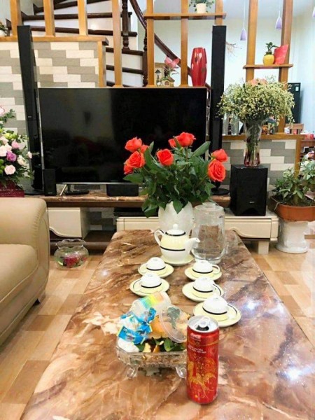 Bán nhà Ngô Gia Tự gần phố diện tích 39m2, 4 tầng, giá bán 2.3 tỷ, liên hệ 0911910586