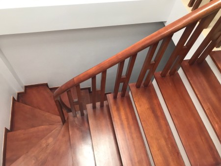 Bán nhà Quan Hoa, Quận Cầu Giấy diện tích 43m2 xây 5 tầng mới giá bán nhỉnh 4 tỷ