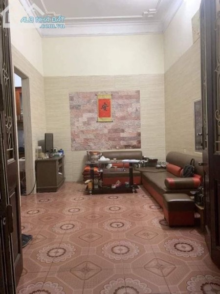 Bán nhà 3T phố Khương Trung, 35m2 mặt ngõ 3 gác, cách ô tô 20m, giá 3,2 tỷ