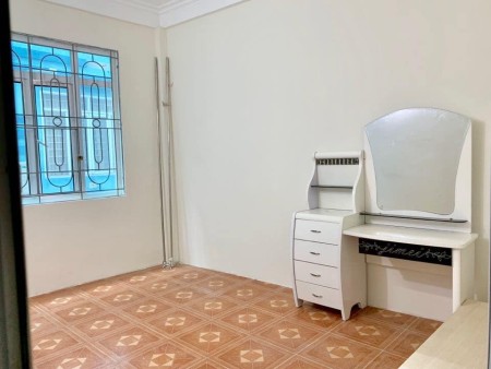 Bán gấp nhà ngõ 132 Quận Cầu Giấy, mới đẹp 6 tầng đúc, ngõ rộng giá ban chỉ nhỉnh 4 tỷ