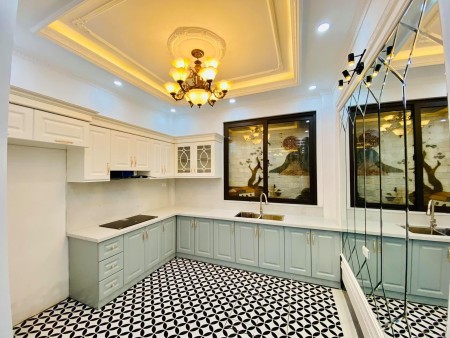 Chính chủ bán nhà Quận Cầu Giấy, nhà đẹp, ngõ đẹp, lô góc 43m2 4 tầng, giá bán 5,3 tỷ