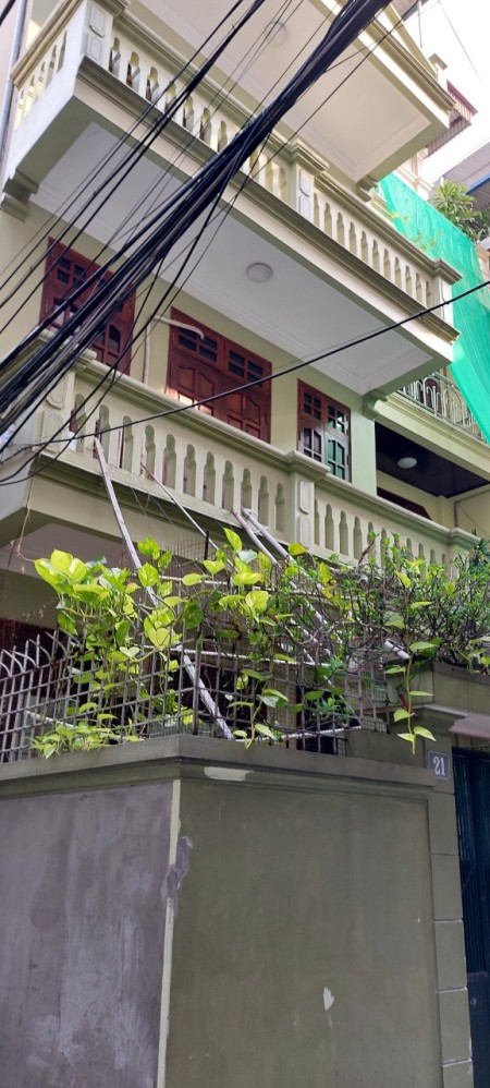 Chính chủ cần bán nhà nguyên căn Quận Đống Đa, diện tích rộng lô góc giá bán nhỉnh 9 tỷ