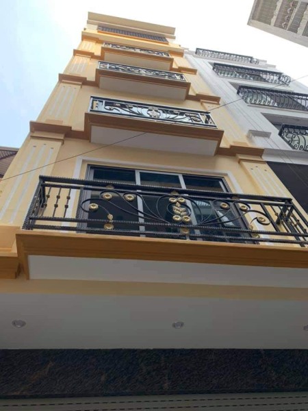 Bán nhà chính chủ dt 50m2, 6 tầng mt 4.1m, giá 10.5 tỷ, ô tô vào nhà thang máy, Phùng Chí Kiên