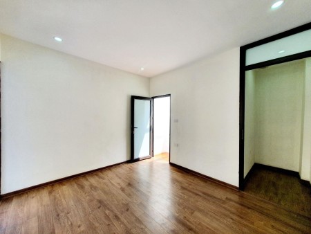 Trại Cá diện tích 22m2, nhà đúc 4 tâng, diá 2.25 Tỷ, gần Phố Trương Định, nhà đẹp, ở ngay