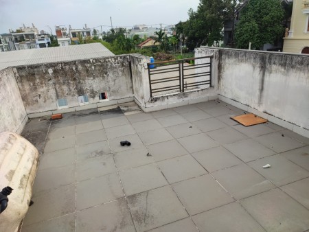 Nhà Thuê Nội Thất, Sân Ô Tô, 7 Triệu, trệt, 2 lầu Thạnh Xuân 24, Quận 12.