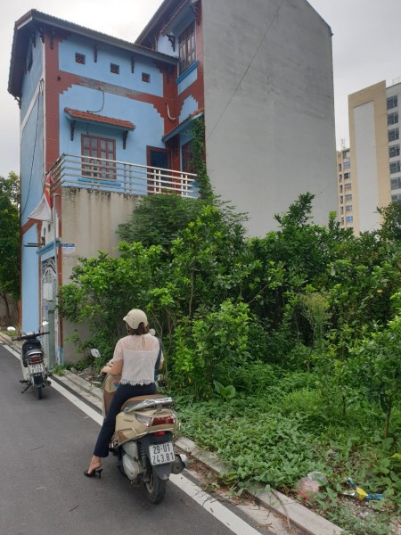 Bán đất có 1 không 2 ở phố Nam Dư, Hoàng Mai, ô tô đỗ cửa, diện tích sử dụng 35m2 chỉ 2.7 tỷ