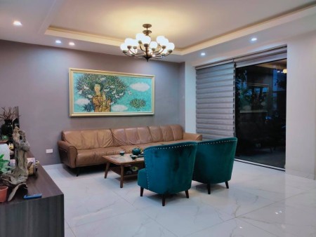 Bán Nhà P/Lô Phố Ngô Gia Tự Long Biên Ô Tô Tránh, KD 135m2 4T MT 6m 6 tỷ