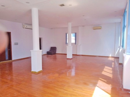Cho thuê văn phòng tiện ích đủ, diện tích 100m2, đường Đào Duy Từ, Quận 10, sổ sẵn