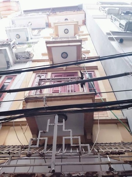 Bán nhà Nguyễn Khang, vị trí đẹp trung tâm tiện ích khu an sinh đỉnh diện tích 35m2, giá 3,9 tỷ