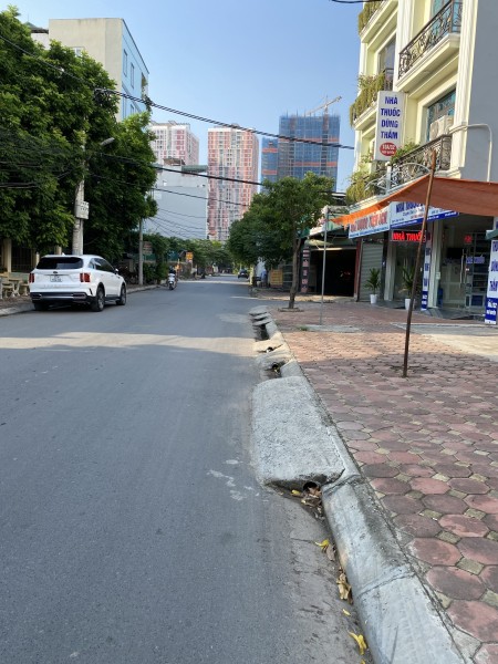 Bán lô đất vàng Văn Khê, 15m ra đường ô tô tránh, diện tích 48m2, giá 2.6 tỷ, liên hệ 0877771507