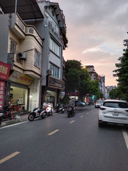 Bán đất mặt phố Hoàng Như Tiếp diện tích 103m2, mặt tiền khủng 7,5m, giá bán 20 tỷ