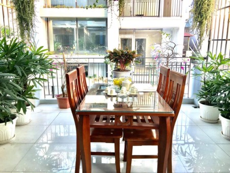 Bán apartment phố Hoàng Hoa Thám Quận Ba Đình đúc kiên cố 6 tầng diện tích 66m2, giá tốt