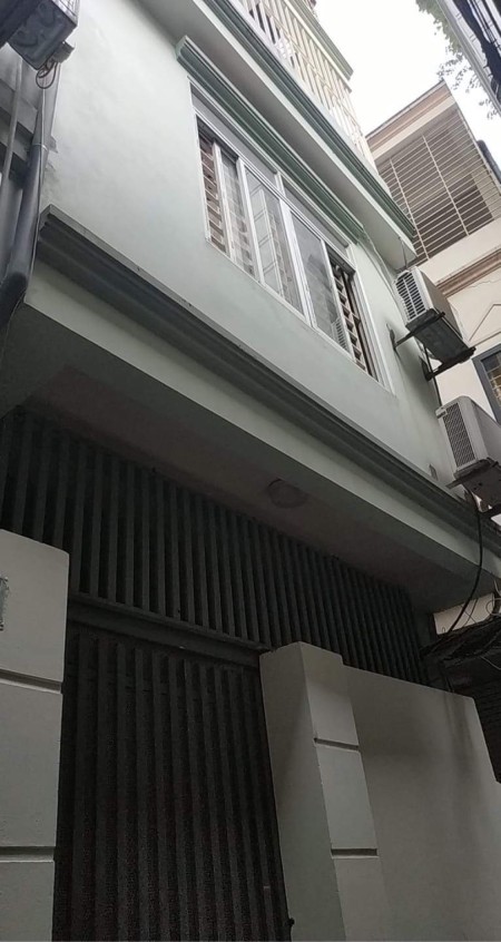 Bán nhà nguyên căn Quận Cầu Giấy lô góc giá mềm sổ vuông vực ngõ nông, dtsd 55m2, giá 4.7 tỷ