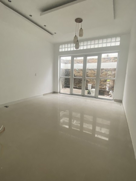 Nhà hẻm xe tải Bình Lợi diện tích sử dụng 4.2x20, trệt, 2 lầu ST, 4PN, 4WC giá 23 triệu/tháng