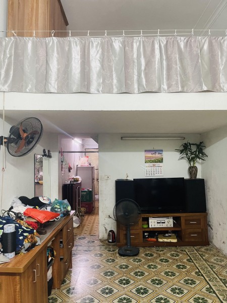 Hiếm, nhà phố Nguyễn Trãi, Thanh Xuân, P/Lô, ở ngay, dtsd 35m2 3 tầng, mt 3.7m, giá 1.8 tỷ